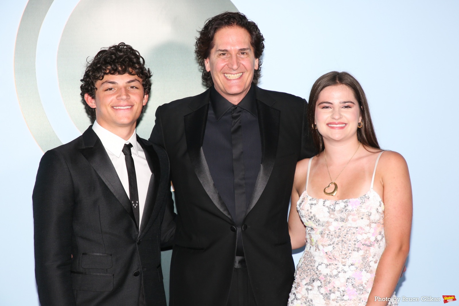 Photos: 2026 Tony Awards- Stars Walk the Red Carpet Image