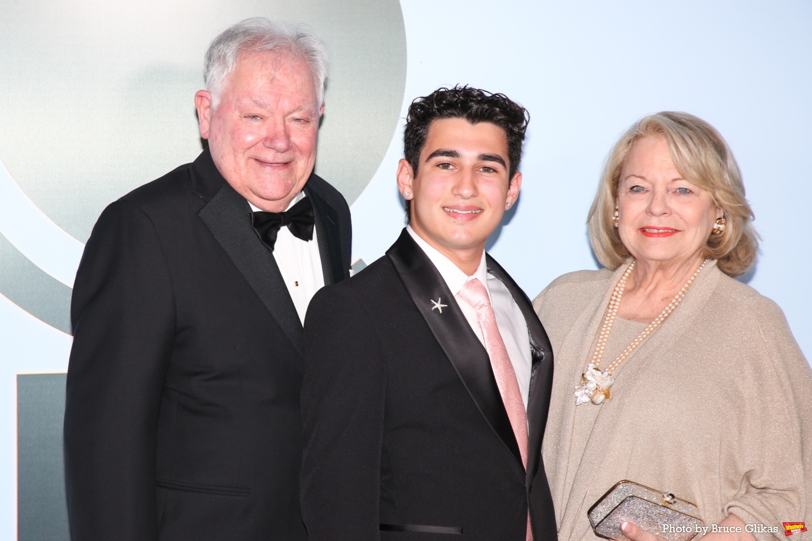 Photos: 2026 Tony Awards- Stars Walk the Red Carpet Image