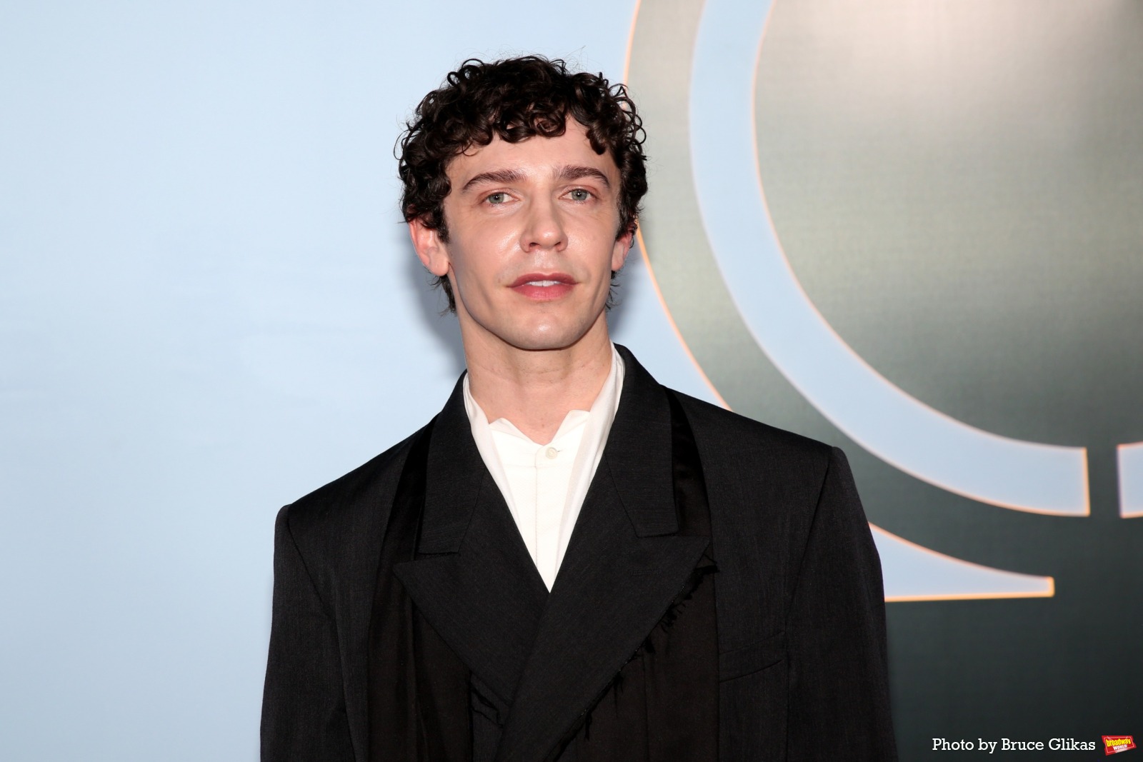 Photos: 2026 Tony Awards- Stars Walk the Red Carpet Image