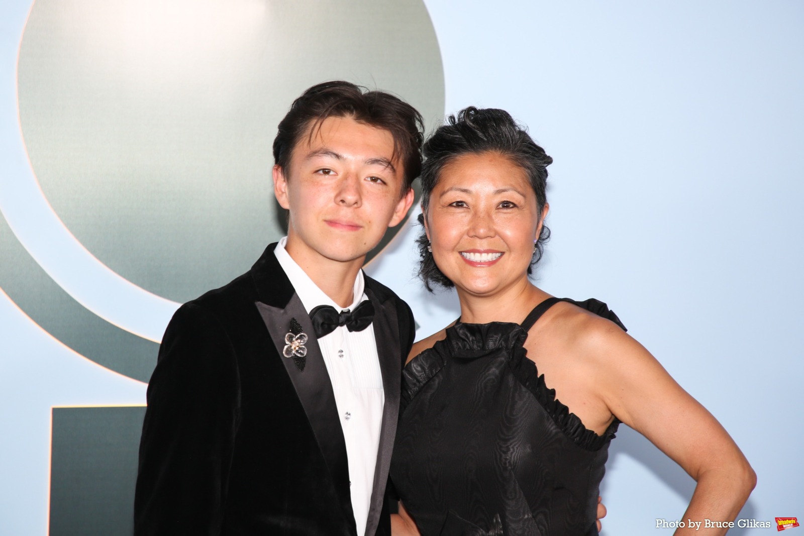 Photos: 2026 Tony Awards- Stars Walk the Red Carpet Image