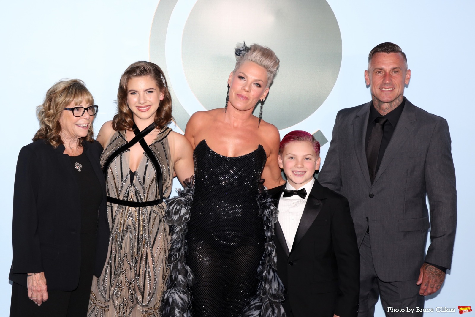 Photos: 2026 Tony Awards- Stars Walk the Red Carpet Image