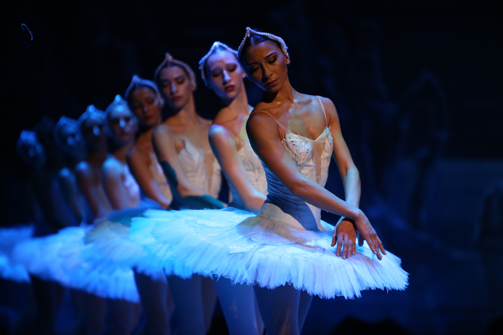 Photos: State Ballet of Georgia Performs SWAN LAKE Ahead of London Coliseum Return Image