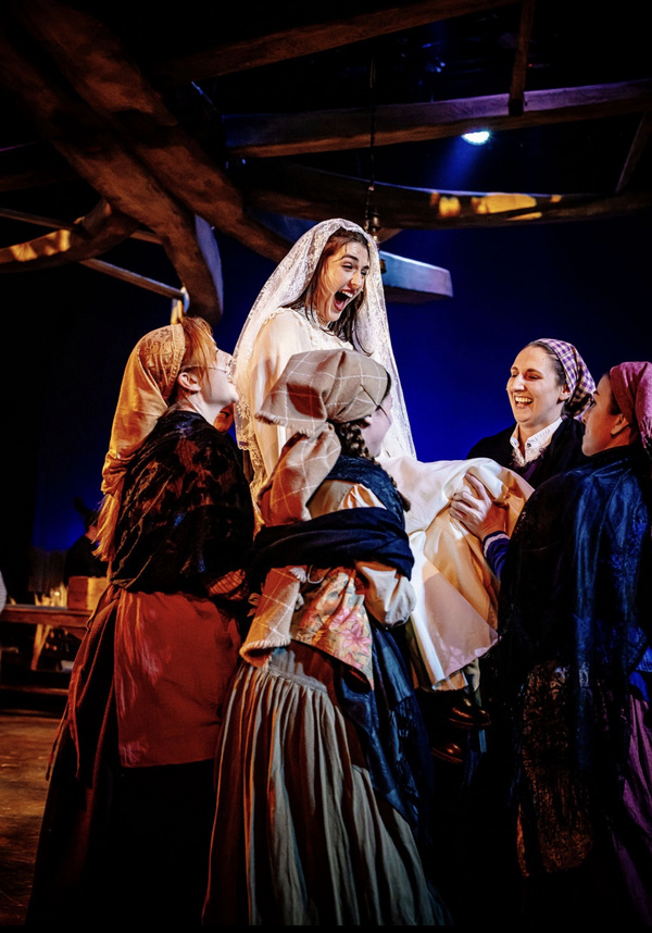 Photos: FIDDLER ON THE ROOF At The Encore Theatre Image
