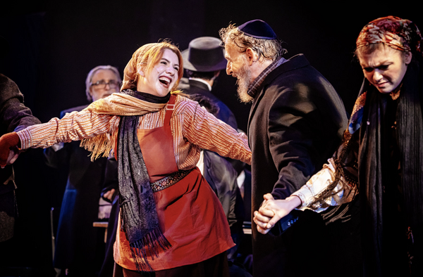 Photos: FIDDLER ON THE ROOF At The Encore Theatre Image