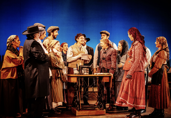 Photos: FIDDLER ON THE ROOF At The Encore Theatre Image