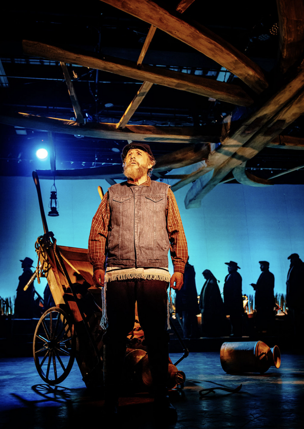 Photos: FIDDLER ON THE ROOF At The Encore Theatre Image