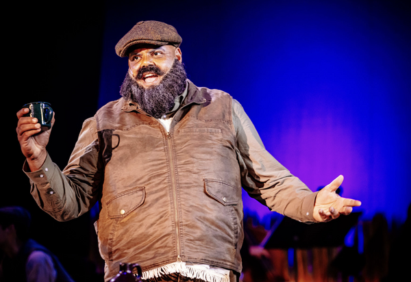 Photos: FIDDLER ON THE ROOF At The Encore Theatre Image