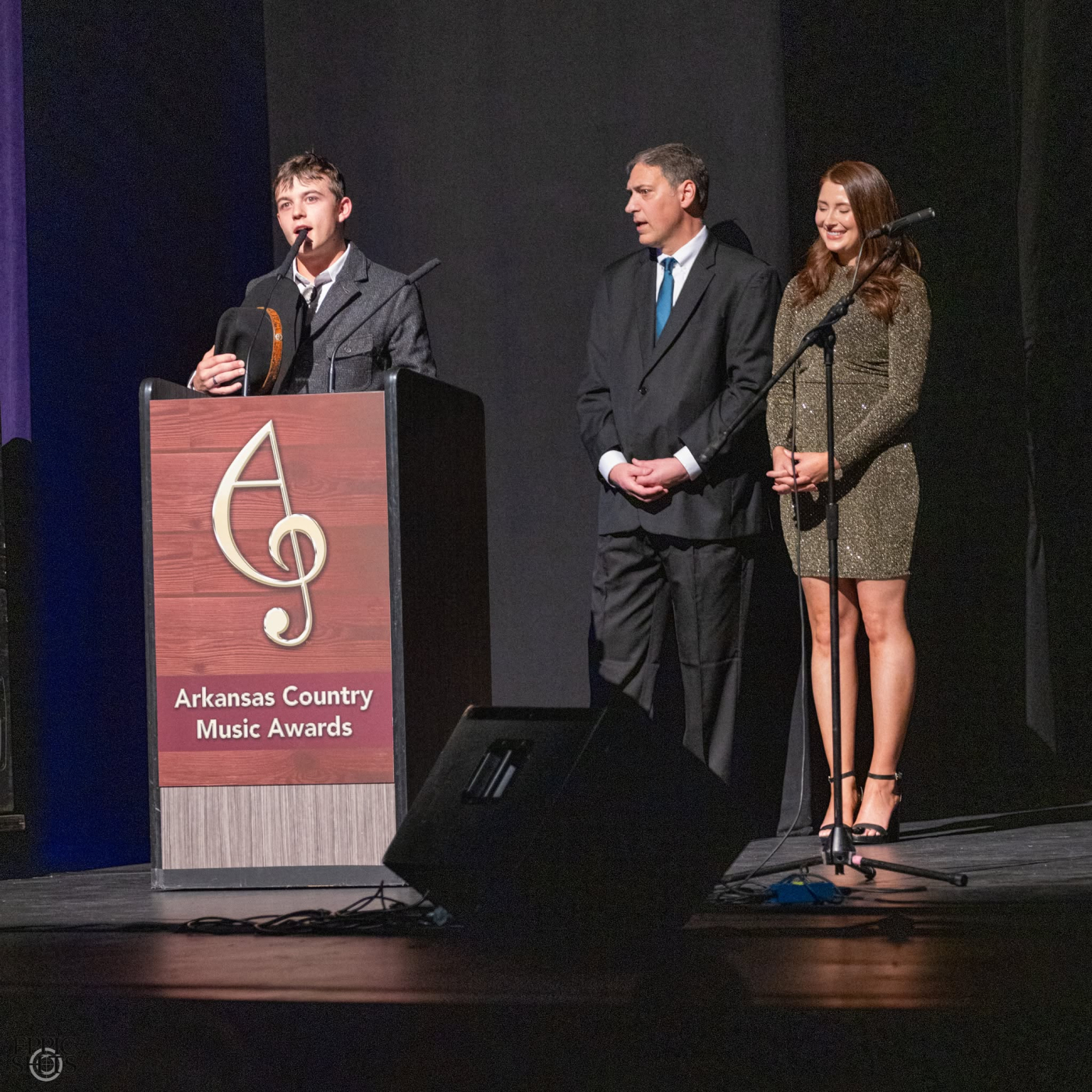 GARTH BROOKS makes special appearance during the ACMAs at Reynolds in Conway Image