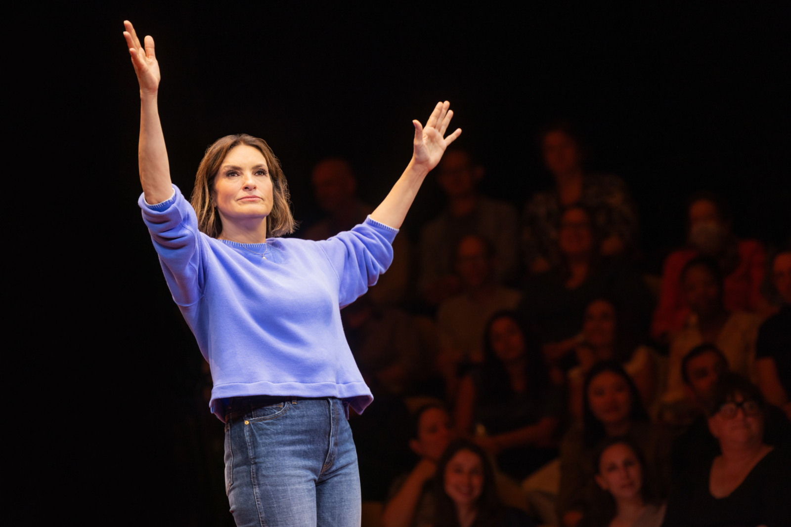 Photos: First Look at Mariska Hargitay in EVERY BRILLIANT THING Image
