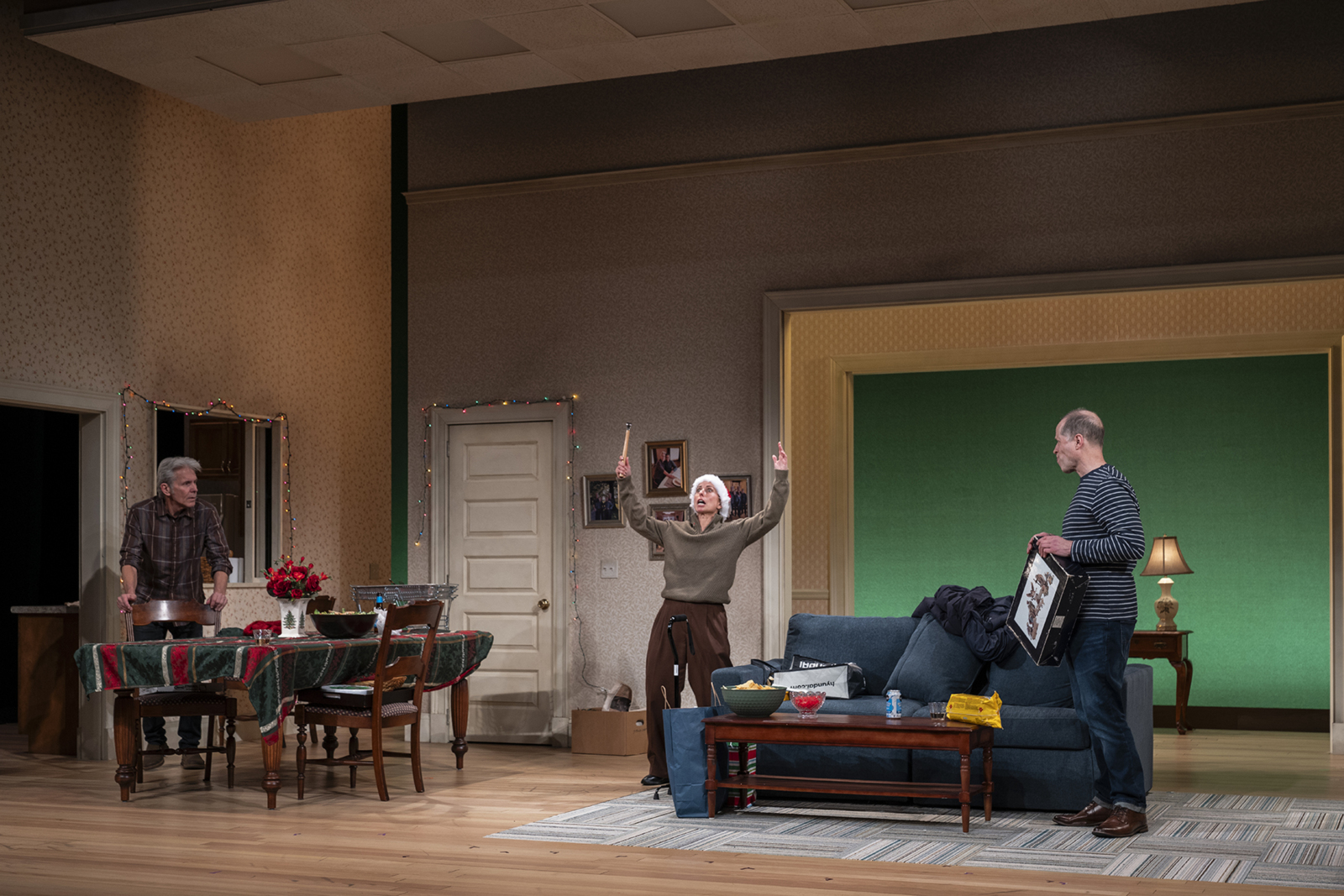 Photos: Gary Cole and More in CATCH AS CATCH CAN at Steppenwolf Theatre Company Image