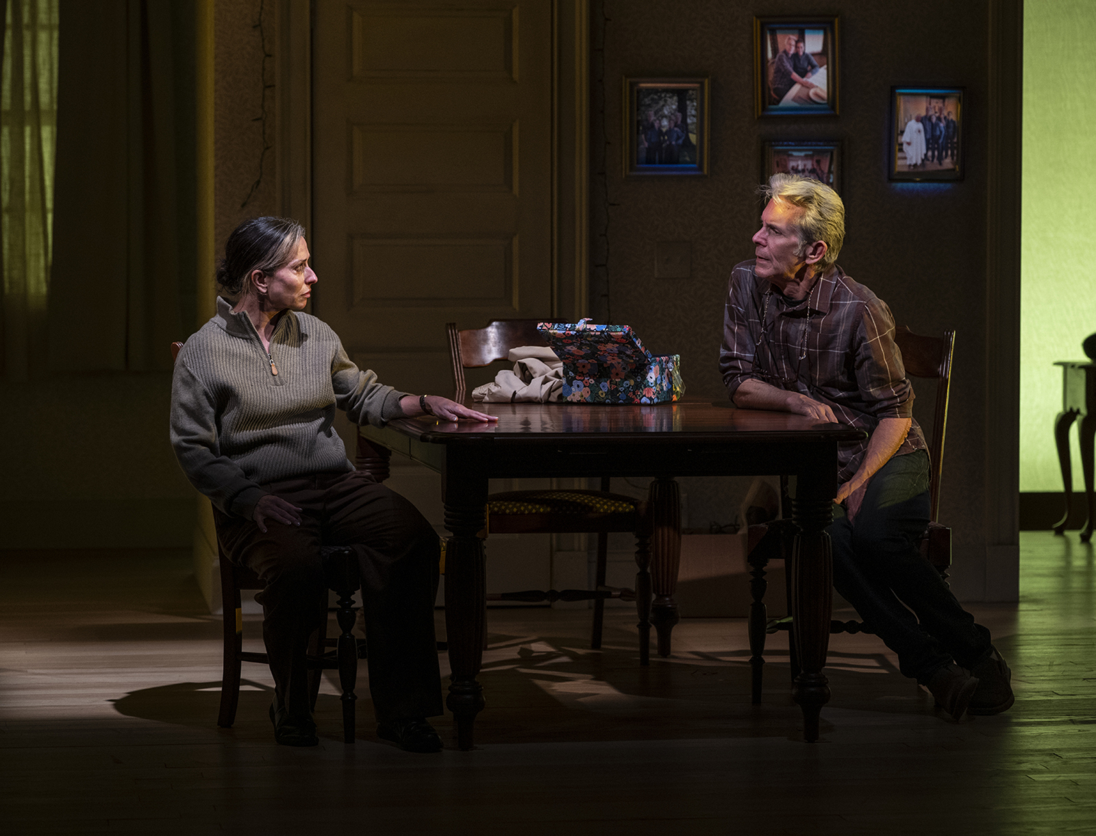 Photos: Gary Cole and More in CATCH AS CATCH CAN at Steppenwolf Theatre Company Image