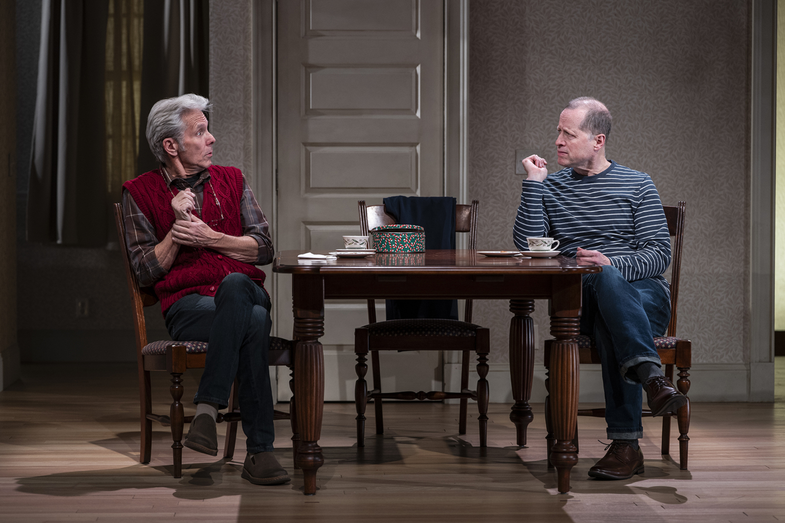 Photos: Gary Cole and More in CATCH AS CATCH CAN at Steppenwolf Theatre Company Image