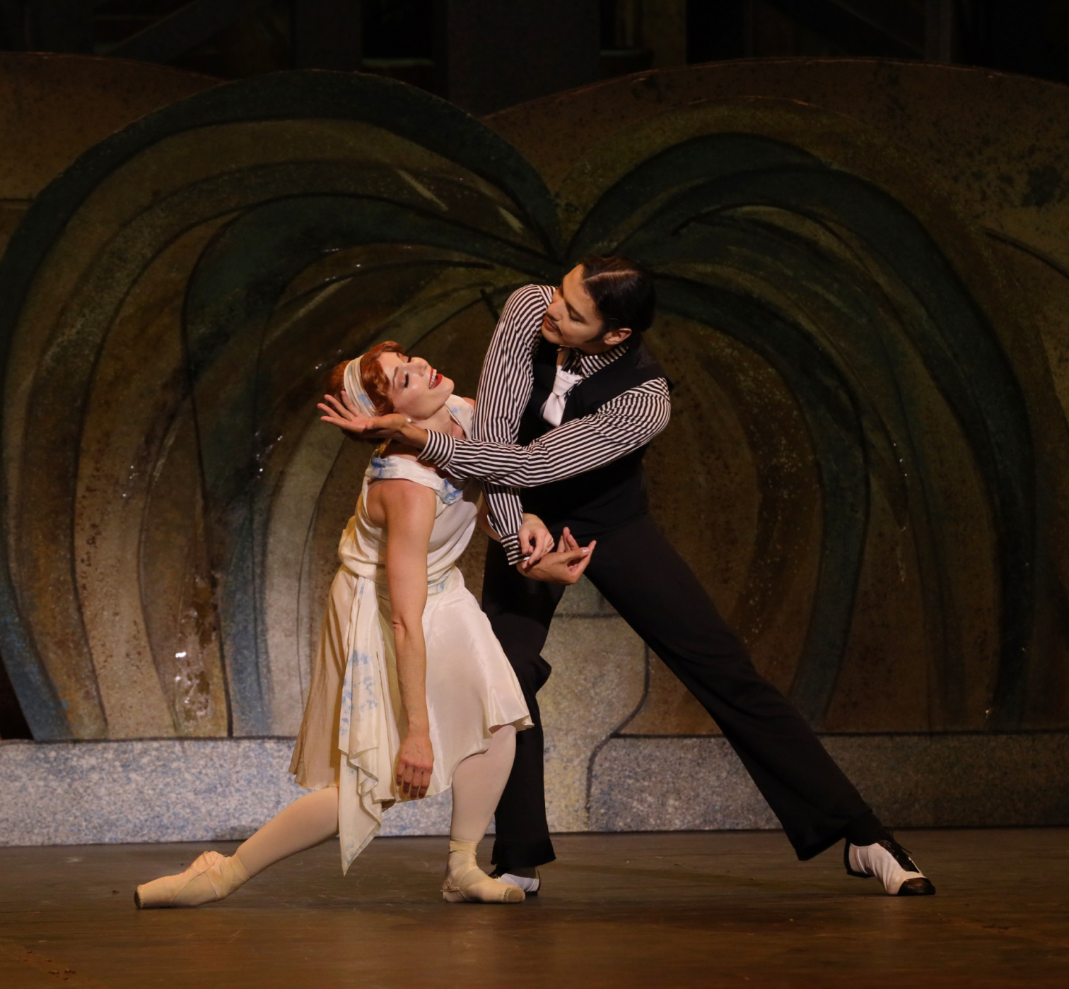Review: ORPHEUS IN THE UNDERWORLD at Artscape Image