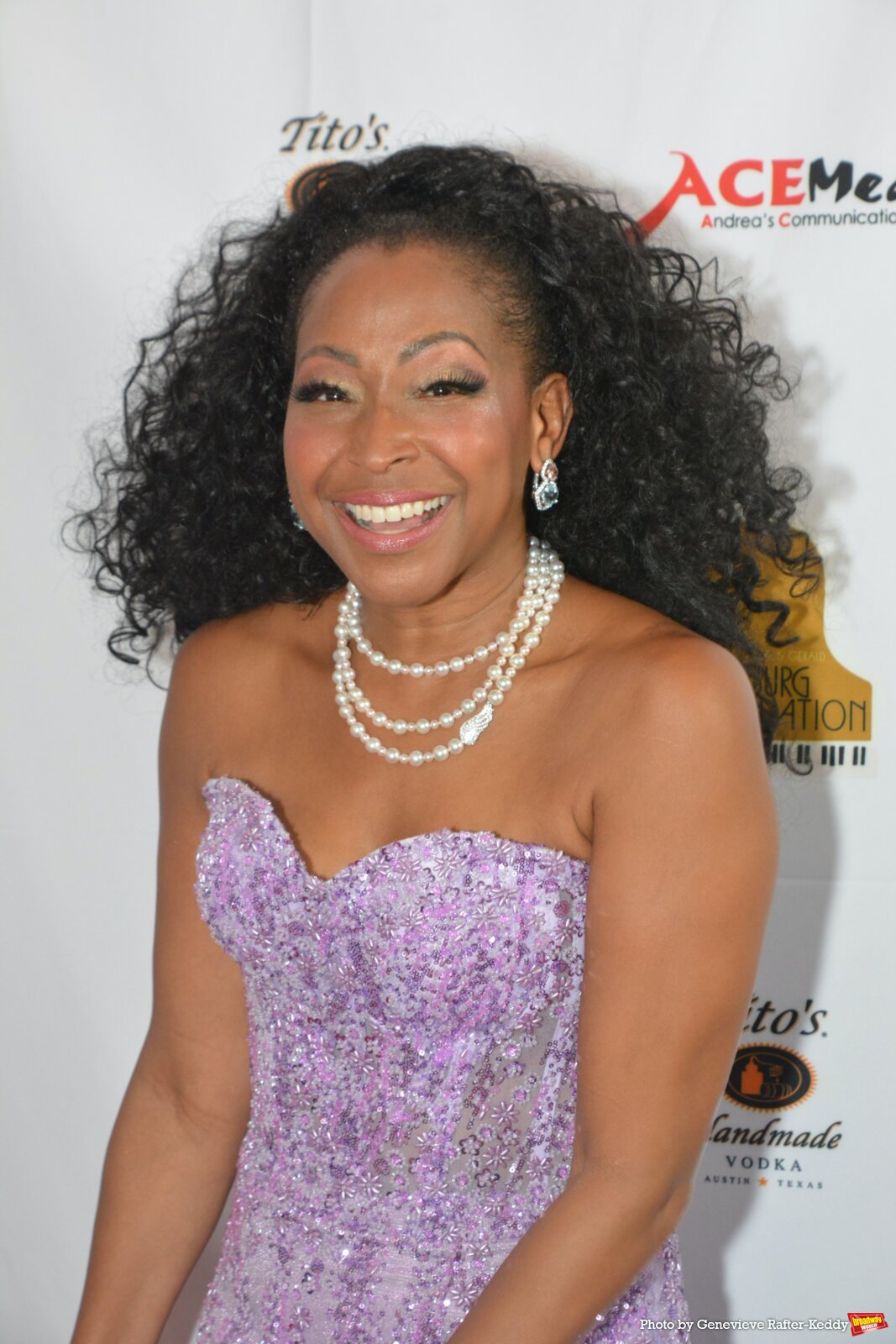 Photos: N'Kenge Foundation Hosts VIVA ITALIA Masquerade Gala Image