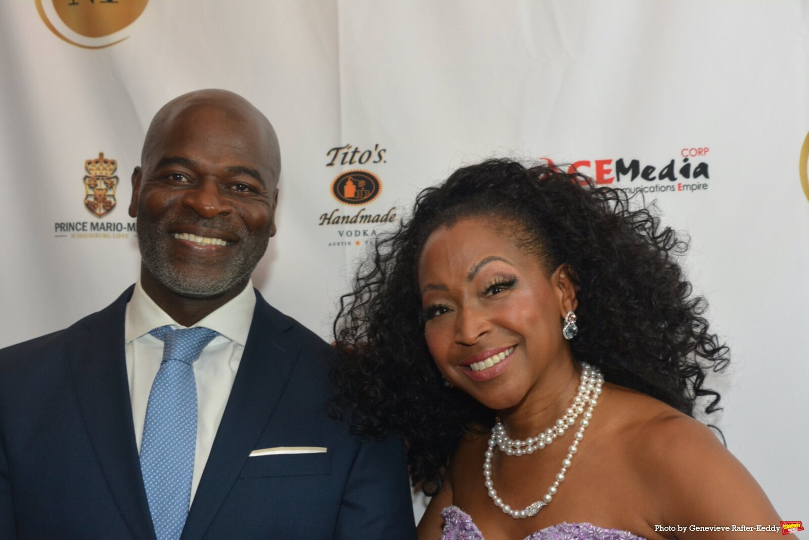 Photos: N'Kenge Foundation Hosts VIVA ITALIA Masquerade Gala Image