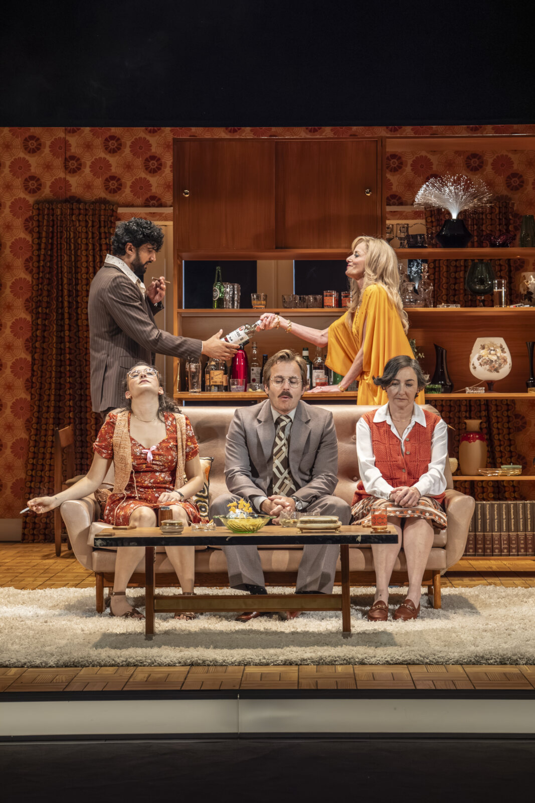 Photos: First Look At ABIGAIL'S PARTY At Theatre Royal Bath Image