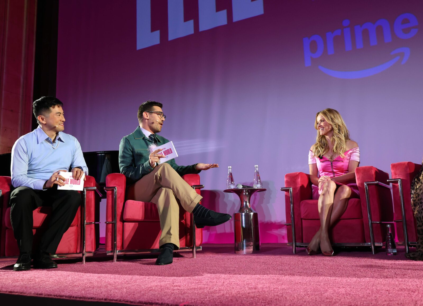 Photos: Reese Witherspoon, Victor Garber & More LEGALLY BLONDE Stars Reunite for Anniversary Event Image