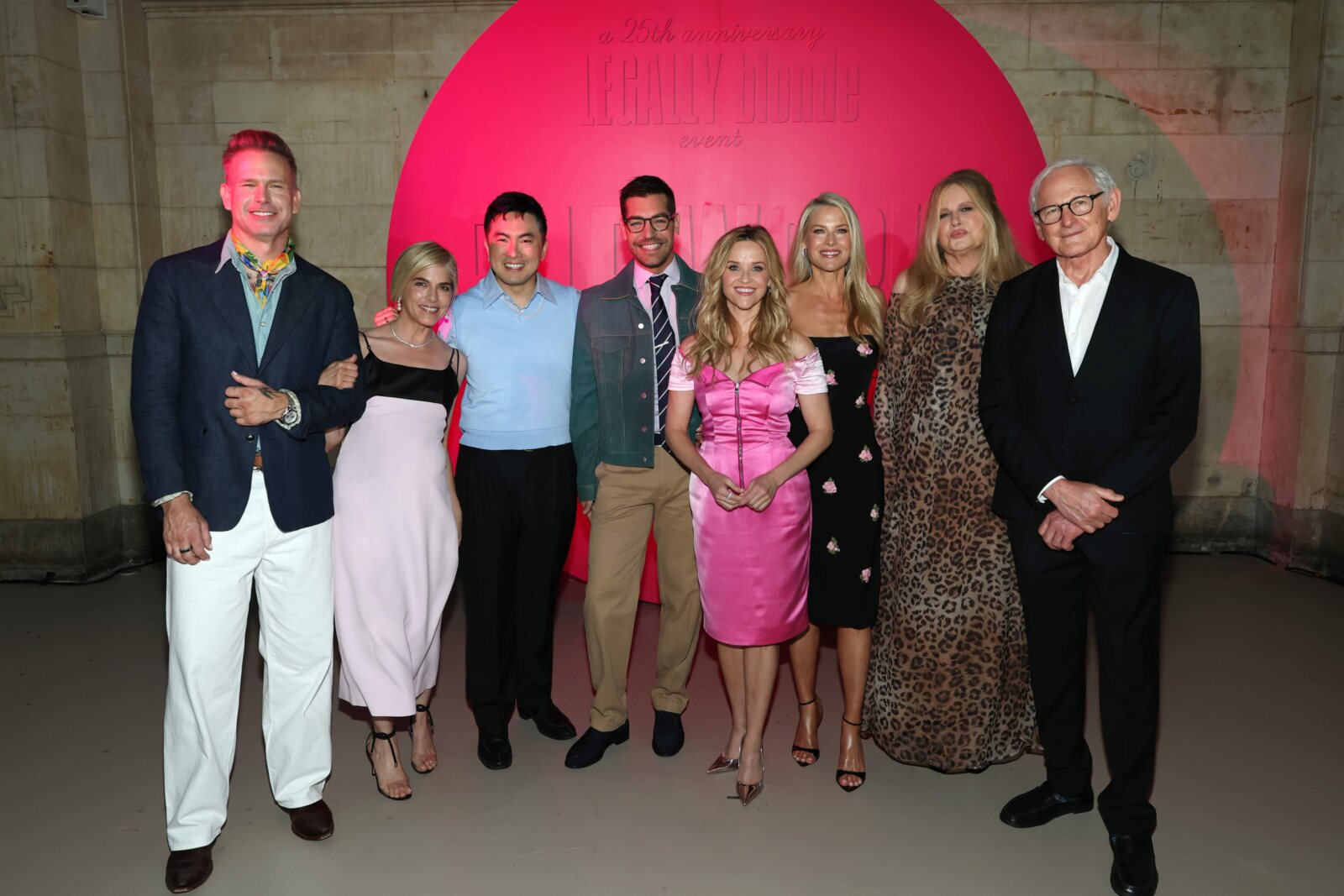 Photos: Reese Witherspoon, Victor Garber & More LEGALLY BLONDE Stars Reunite for Anniversary Event Image