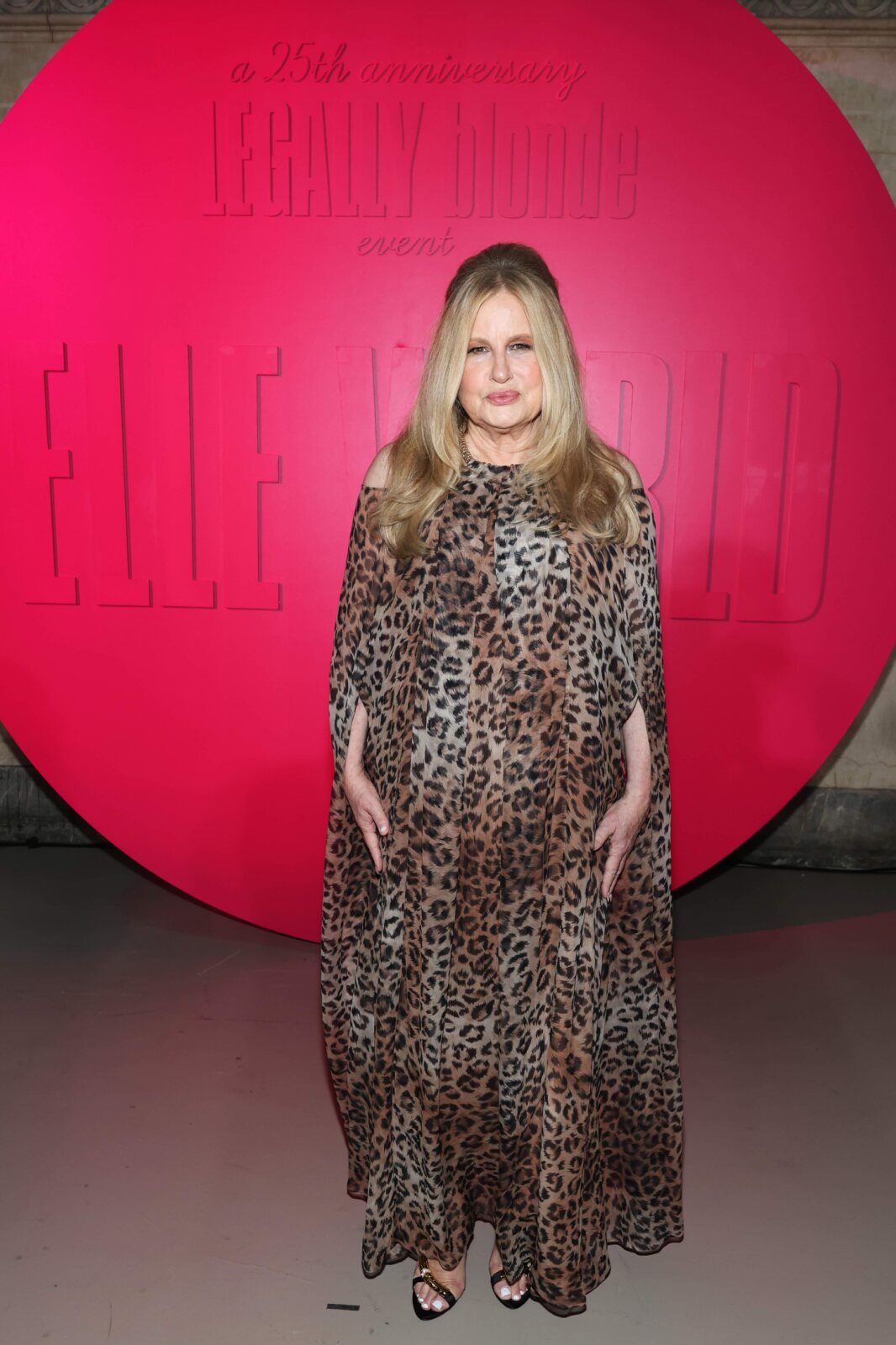 Photos: Reese Witherspoon, Victor Garber & More LEGALLY BLONDE Stars Reunite for Anniversary Event Image