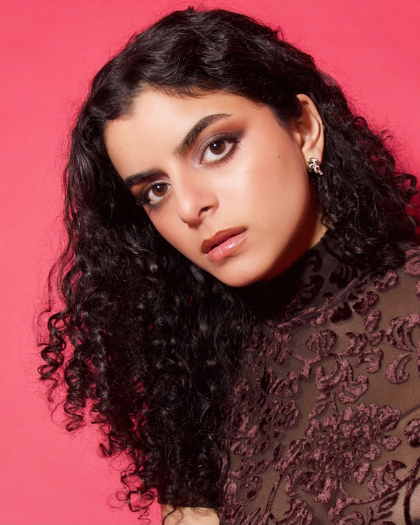 Ellena Eshraghi Photo