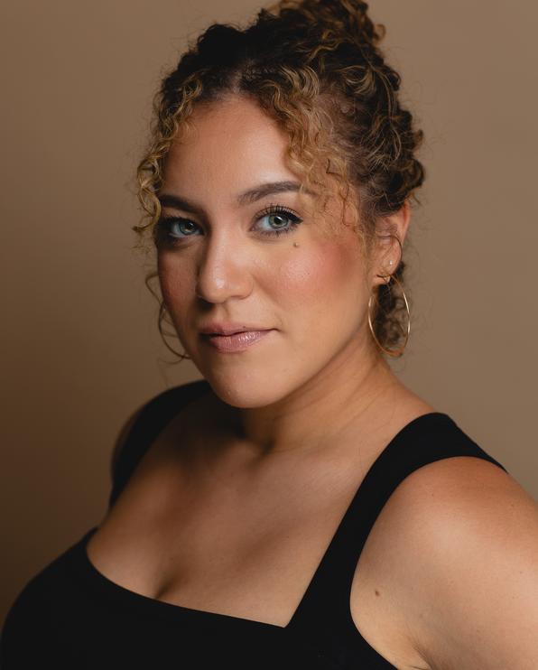 Adelina Mitchell Photo