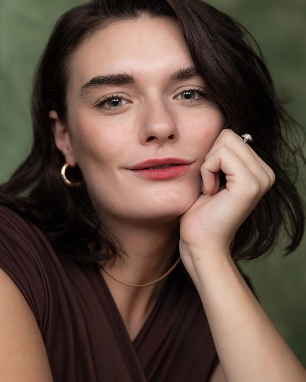 Olivia Caw Photo