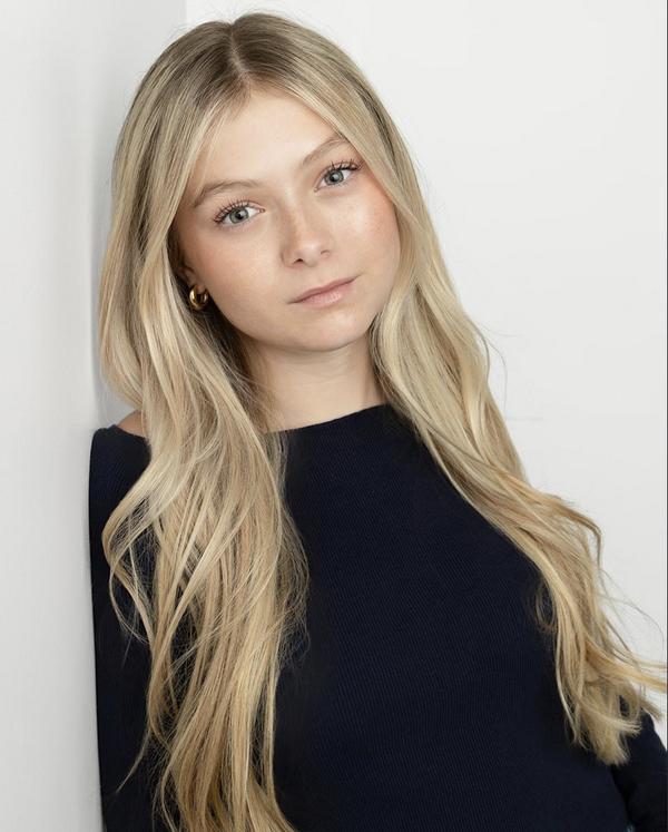 Ava Davis Photo