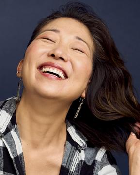 Lainie Sakakura Photo