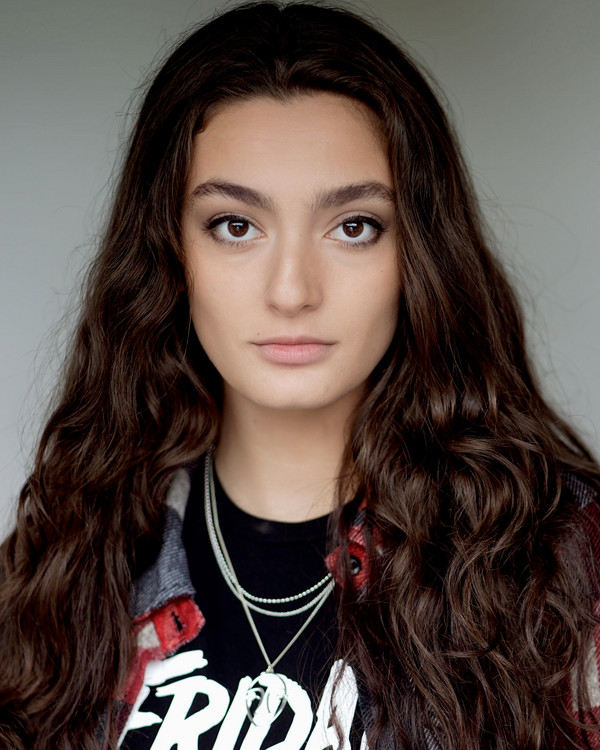 Victoria Lily Robertson Photo