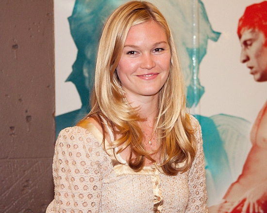 Julia Stiles Photo