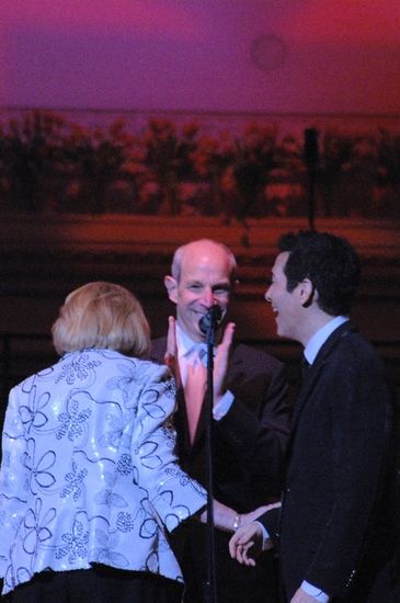 Liz Smith introducing tonights honoree's Jonathan Tisch and Michael Feinstein and int Photo