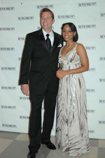 Steven Reineke (Conductore of the NY POPS) and Anika Noni Rose Photo