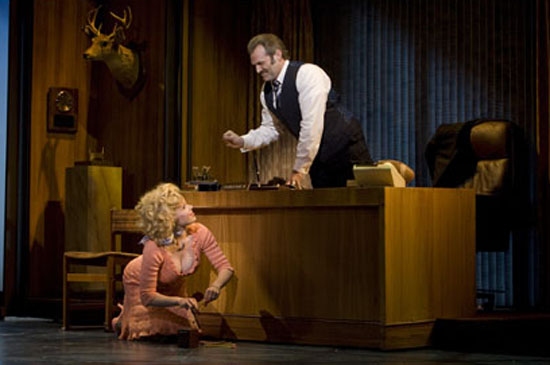 Photo Flash: 9 TO 5: THE MUSICAL 'Punches In On Bdwy' Image