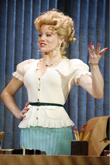 Photo Flash: 9 TO 5: THE MUSICAL 'Punches In On Bdwy' Image