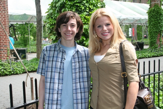 Photo Coverage: Hilty, Hodges & AVENUE Q Cast at 'Broadway Salutes Pet Rocks' Image