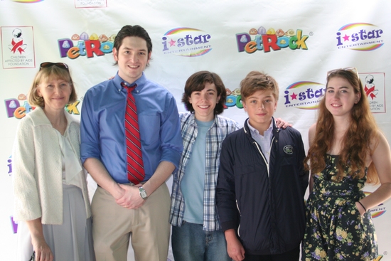 Photo Coverage: Hilty, Hodges & AVENUE Q Cast at 'Broadway Salutes Pet Rocks' Image