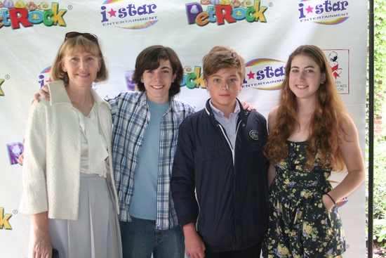 Photo Coverage: Hilty, Hodges & AVENUE Q Cast at 'Broadway Salutes Pet Rocks' Image