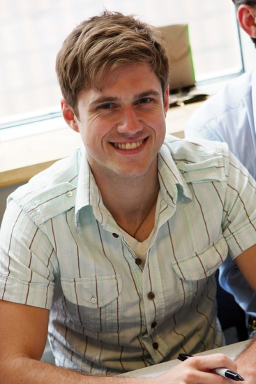 Photo Coverage: NEXT TO NORMAL Celebrates CD Release At Barnes and Noble Image