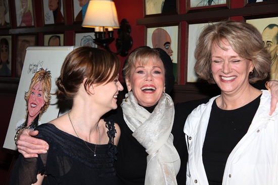 Samantha Mathis, Jane Fonda and Susan Kellermann Photo