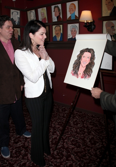 Photo Coverage: 'GUYS and DOLLS' Stars Lauren Graham and Oliver Platt Join the Sardi's 'Wall of Fame' Image