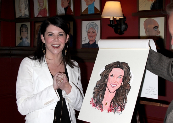 Photo Coverage: 'GUYS and DOLLS' Stars Lauren Graham and Oliver Platt Join the Sardi's 'Wall of Fame' Image