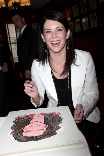 Photo Coverage: 'GUYS and DOLLS' Stars Lauren Graham and Oliver Platt Join the Sardi's 'Wall of Fame' Image