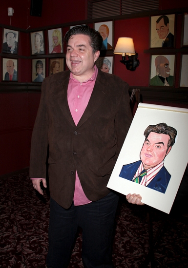 Photo Coverage: 'GUYS and DOLLS' Stars Lauren Graham and Oliver Platt Join the Sardi's 'Wall of Fame' Image