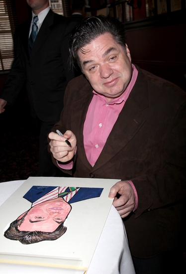 Photo Coverage: 'GUYS and DOLLS' Stars Lauren Graham and Oliver Platt Join the Sardi's 'Wall of Fame' Image