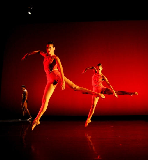 Photo Flash: Glorya Kaufman Presents BALLET HISPANICO Image