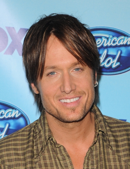 Photo Coverage: AMERICAN IDOL Season 8 Grand Finale - Arrivals and Press Room! Image