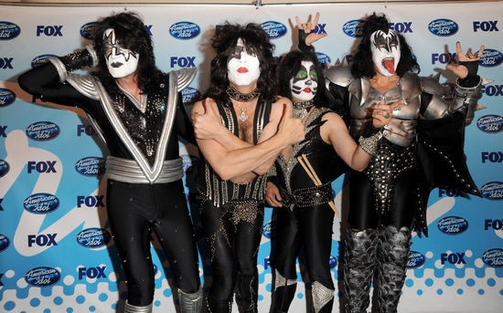 Photo Coverage: AMERICAN IDOL Season 8 Grand Finale - Arrivals and Press Room! Image