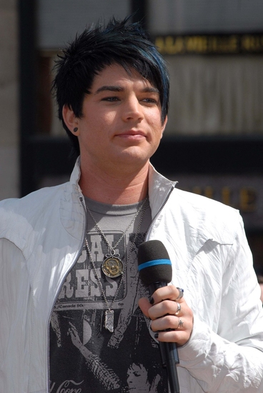 Photo Flash: 'IDOL' Star Adam Lambert Visits CBS's Early Show Image