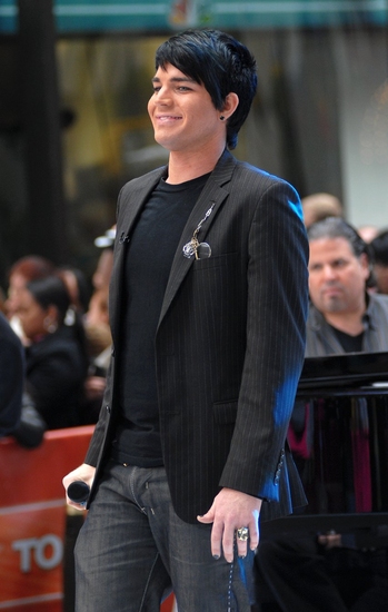 Photo Coverage: 'IDOL' Stars Kris Allen and Adam Lambert Visit NBC's Today Show Image