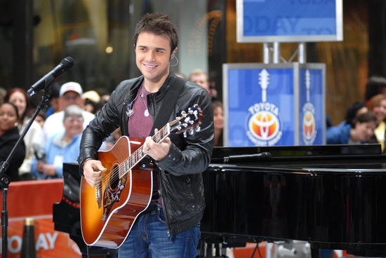 Photo Coverage: 'IDOL' Stars Kris Allen and Adam Lambert Visit NBC's Today Show Image